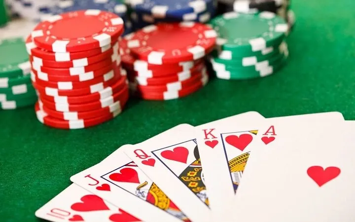 Tìm hiểu về cách chơi Game bài poker